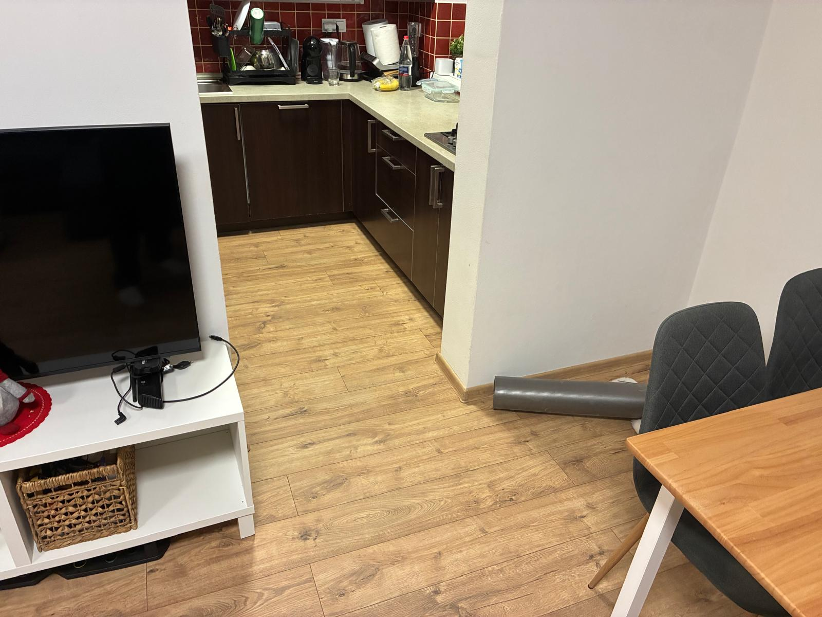 Plovoucí podlaha v bytové jednotce s kuchyní