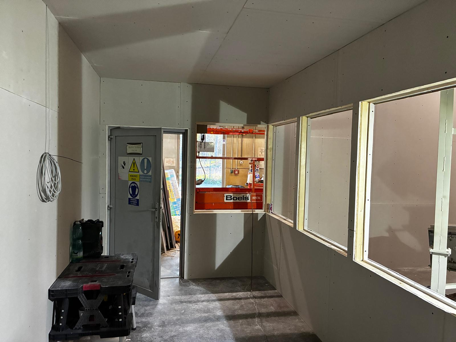 Hotové sádrokartonové opláštění stěn a stropu